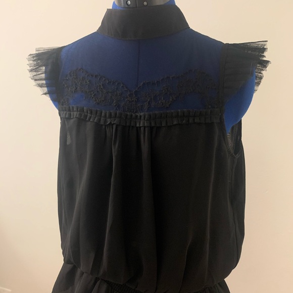 Ladies sleeveless blouse with black lace top - Picture 1 of 4